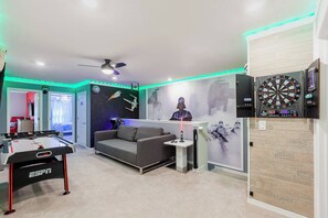 Spielezimmer