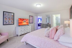 6 habitaciones, tabla de planchar con plancha, wifi y ropa de cama 