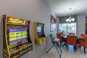 Dining - Thematic House w/ Pool in Resort w/ Clubhouse (Kissimmee)