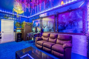 Interior - Thematic House w/ Private Pool/ SPA/ Game Room! (Kissimmee)