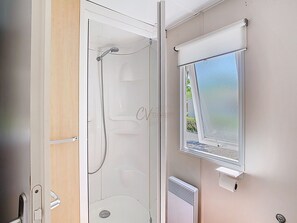 Baignoire, sèche-cheveux