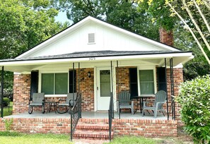 Exterior - Charming House in Brooklet (Brooklet)