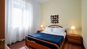 Desk, iron/ironing board, free WiFi, bed sheets