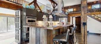 Historic charmer with open interior, & large patio - dog-friendly