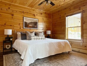 4 bedrooms, desk, iron/ironing board, WiFi