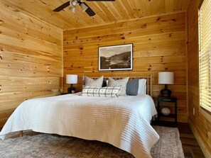 4 bedrooms, desk, iron/ironing board, WiFi