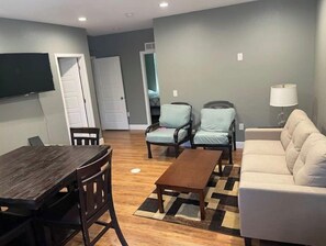 Interior - Walkout basement and easy access to I-70 and DIA (Denver)