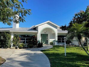 Exterior - Private updated house with heated pool! Canal frontage for boats and gulf access (Cape Coral)