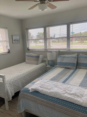 3 bedrooms, desk, iron/ironing board, free WiFi
