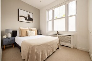 2 bedrooms, iron/ironing board, free WiFi, bed sheets - 2 Bed Apartment in Battersea (London)