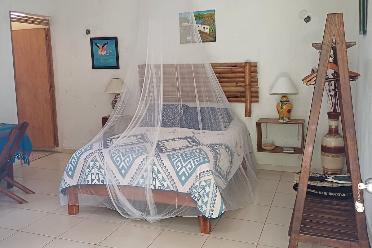 Bungalow Comfort, 1 camera da letto | 1 camera, biancheria da letto di alta qualità, copriletto in piuma