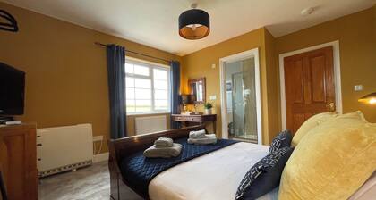 Rame View - Double Bedroom with En-suite