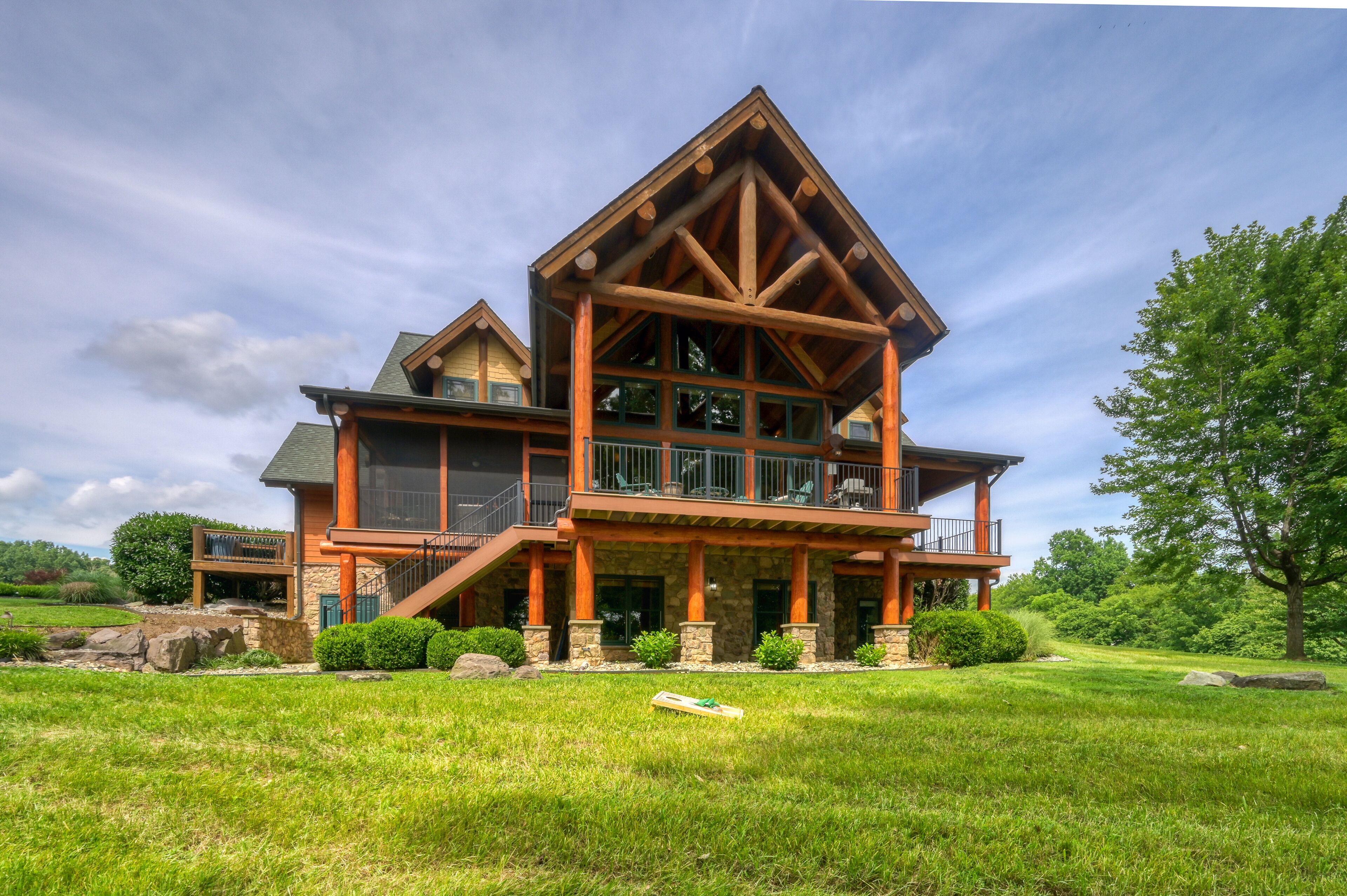 Waterfront home on Lake Anna with dock, kayaks, SUPs & incredible sunsets