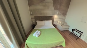 Deluxe Double or Twin Room | Minibar, desk, free WiFi, bed sheets - Correttori House (Reggio Calabria)