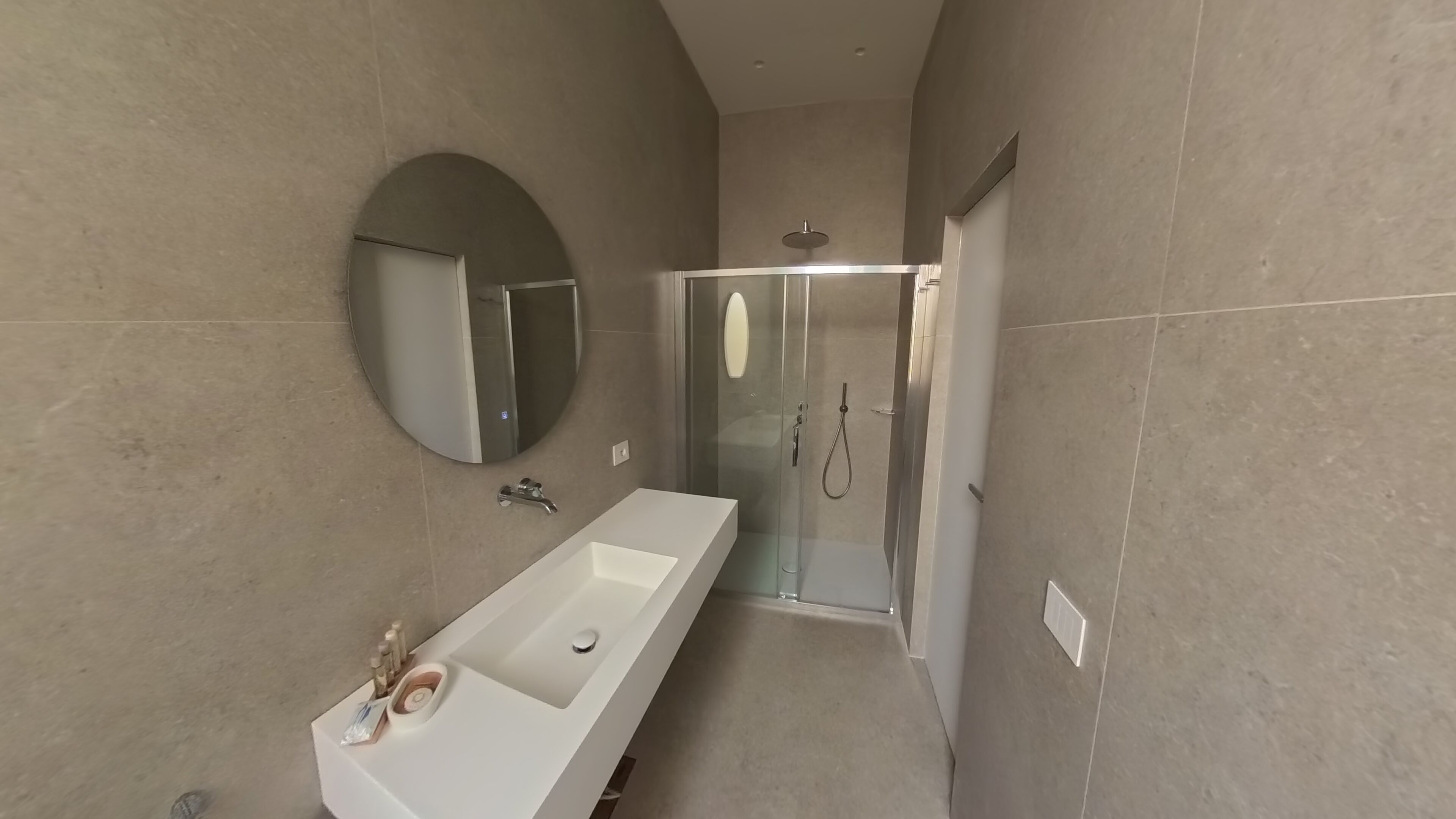 Comfort Double or Twin Room | Bathroom | Shower, rainfall showerhead, hair dryer, bidet