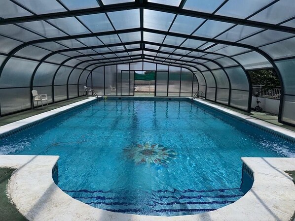 Piscine couverte, piscine chauffée