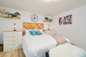 2 bedrooms, iron/ironing board, travel cot, free WiFi