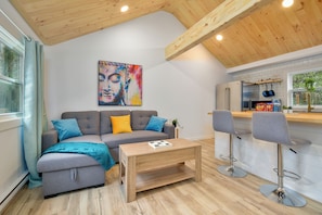 Interior - Beautiful cabin close to golf, skiing, marina and city. (Dog friendly) (East Bay)