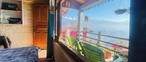 2 bedrooms, bed sheets