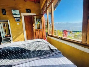 1 bedroom, bed sheets