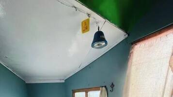 Serviettes fournies, savon, papier toilette