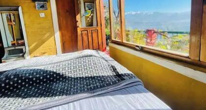 Cozy Cabin With A View.