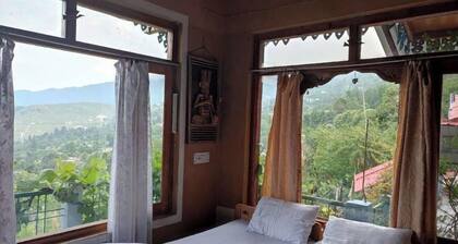 Cozy Cabin With A View.