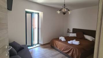 Family Quadruple Room, 1 Double Bed with Sofa bed