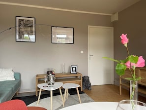 Interior - The Adelaide Boudoir, Charmant gîte avec lit king size et accès PMR (Vendresse)