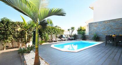 Family villa with BBQ and heatable pool