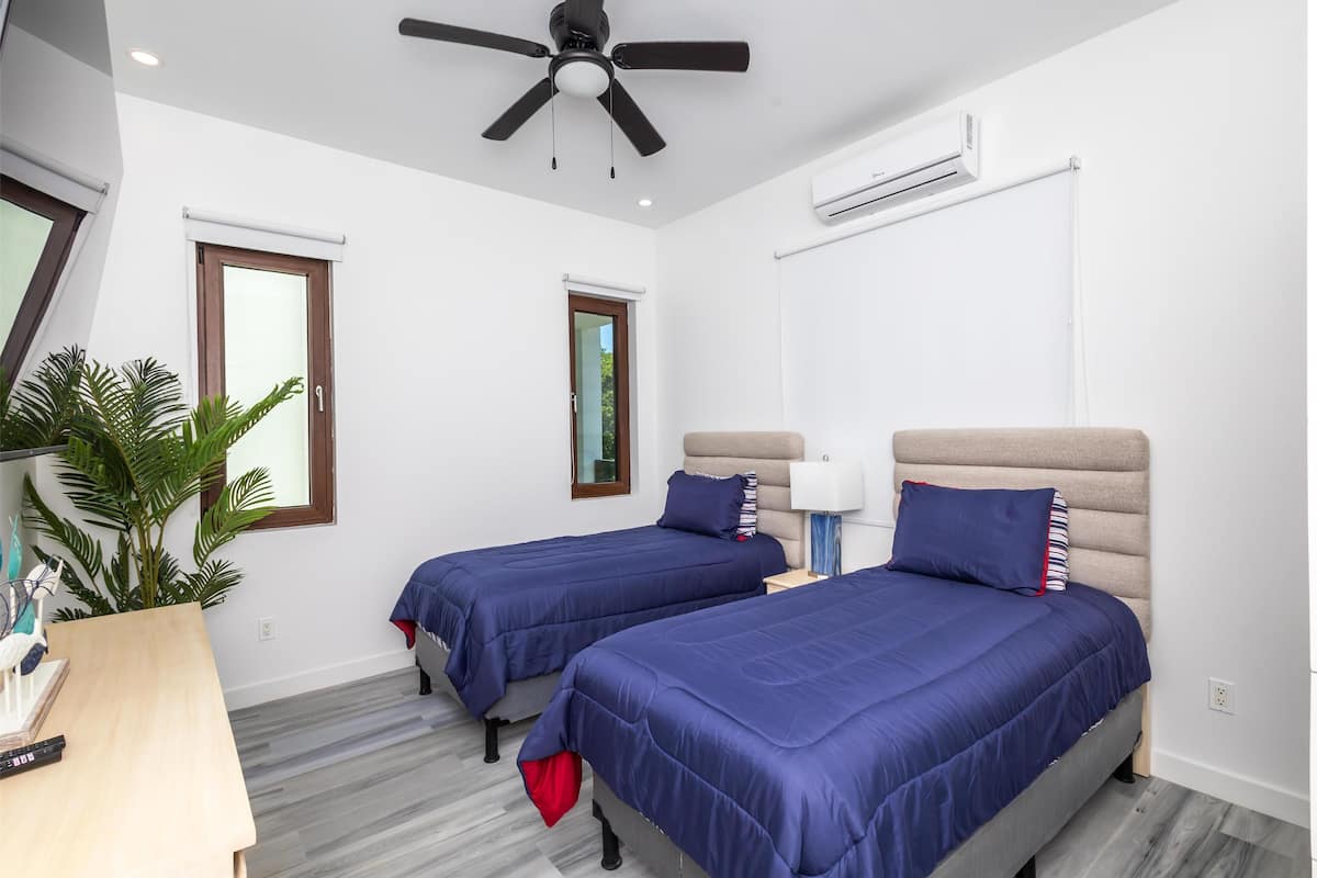 1 chambre, literie de qualité supérieure, couette en duvet d'oie