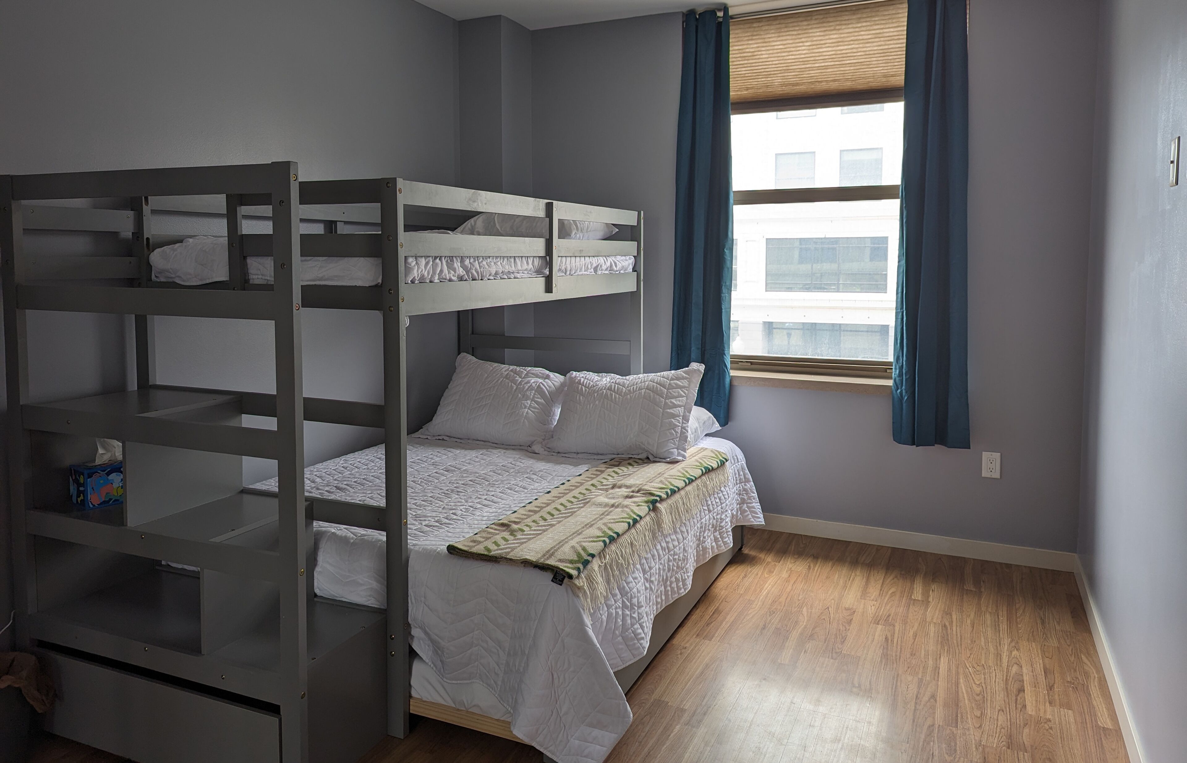 2 soverom, strykejern/-brett, reiseseng for barn og wi-fi (inkludert)