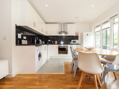 Fridge, dishwasher, electric kettle, toaster