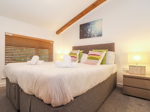 4 bedrooms, individually decorated, individually furnished, free WiFi - Garras (Truro)