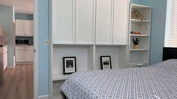 1 bedroom, desk, iron/ironing board, free WiFi