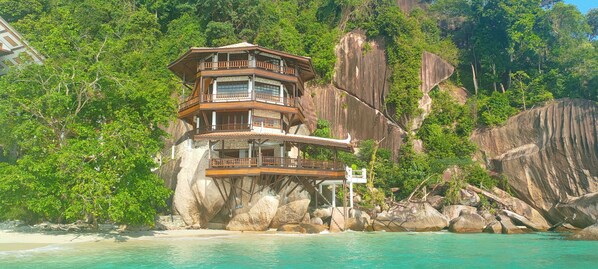 Bungalou Deluxe | Minibar, wifi gratuïta i roba de llit