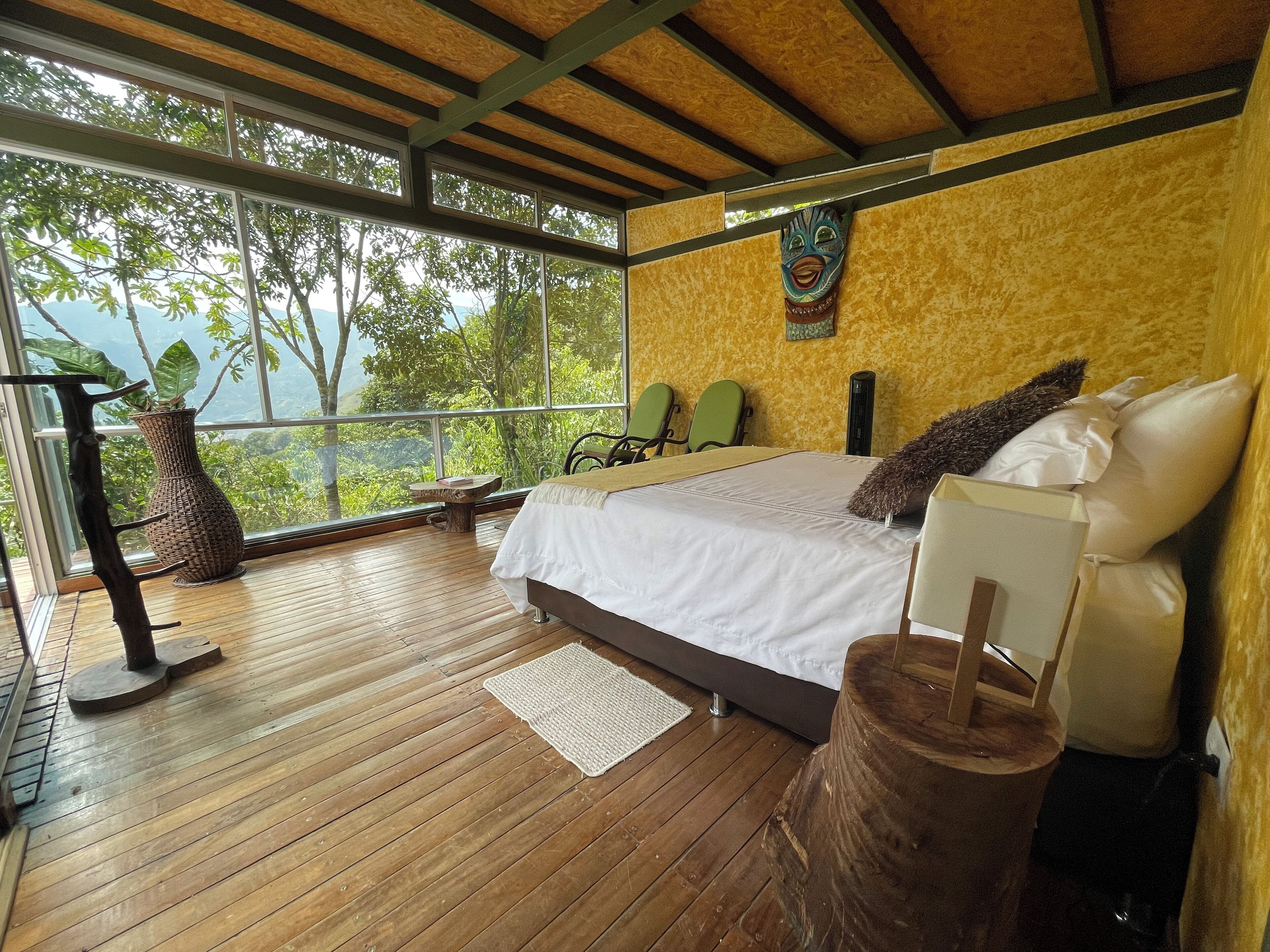 ห้องลักซ์ชัวรี่ดับเบิล, วิวภู เขา | เครื่องนอนระดับพรีเมียม, ผ้านวมขนเป็ด, ห้องพักตกแต่งอย่างมีเอกลักษณ์