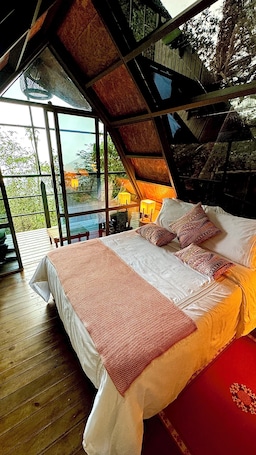 Romantic Bungalow, Mountain View. Ancestral Glamping
