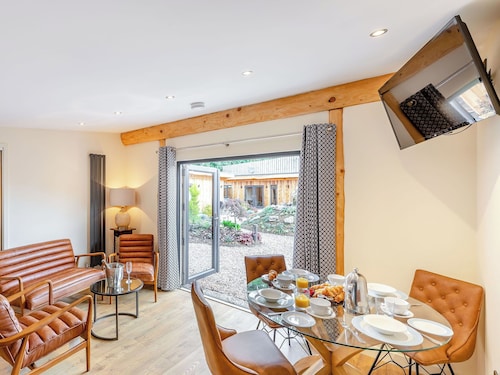 2 bedroom accommodation in Llagadfan, Welshpool