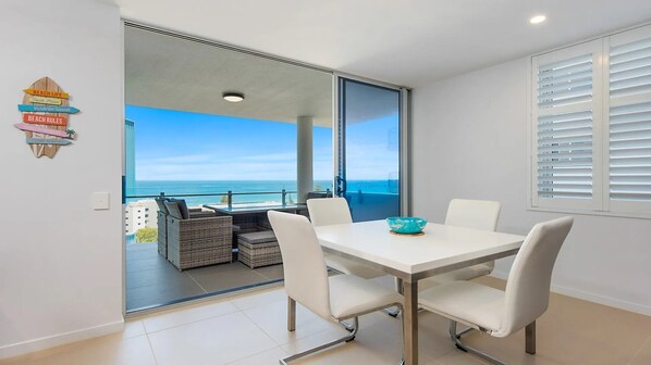 Dining - Aqua View 504, 29 Canberra Tce, Kings Beach (Kings Beach)