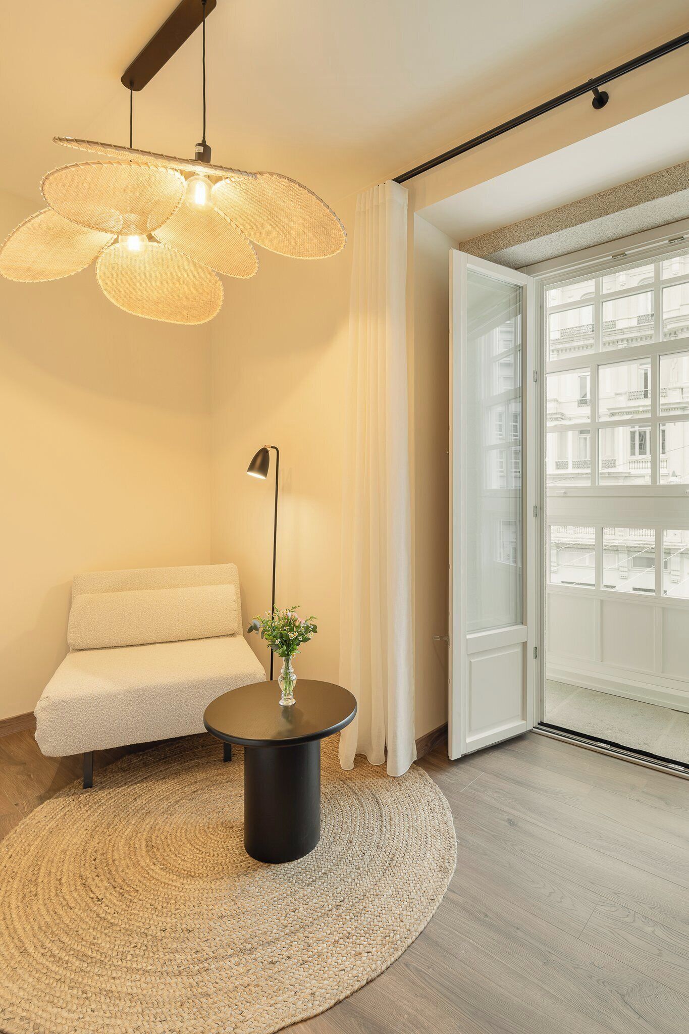 Minibar, Zimmersafe, Schreibtisch, Verdunkelungsvorhänge