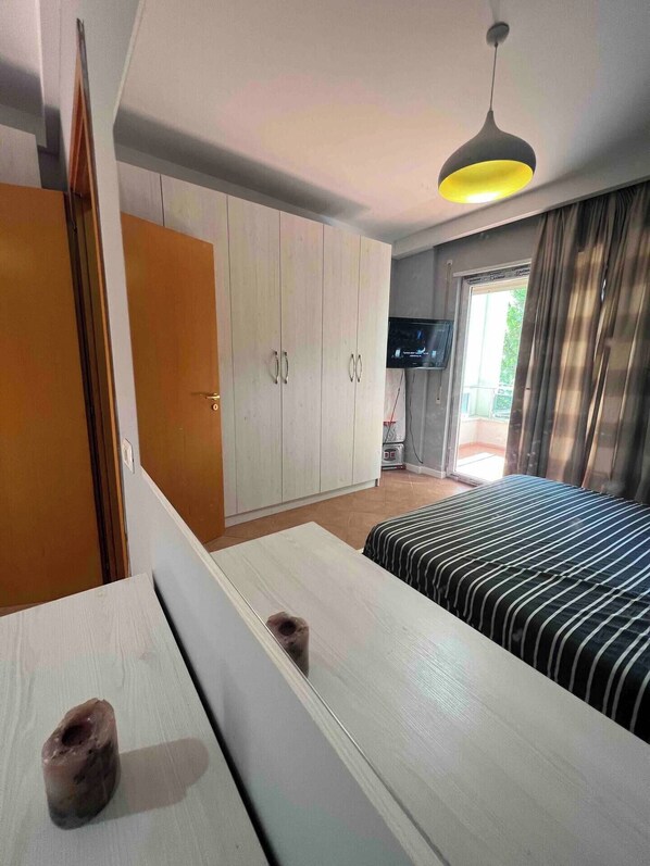 1 soverom, strykejern/-brett, wi-fi (inkludert) og sengetøy