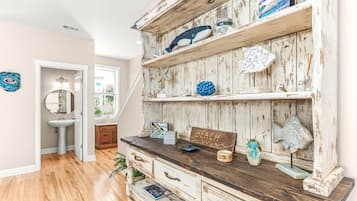 House, Multiple Beds, Patio | Private kitchen | Fridge, microwave, oven, stovetop