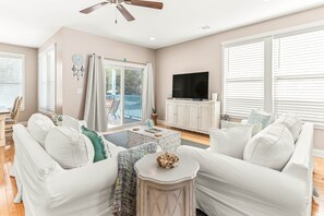 Hus - flere senge - terrasse | Opholdsområde | 40-tommers tv med digitale kanaler