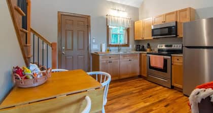 Bluebird Cabin | WiFi & River Access