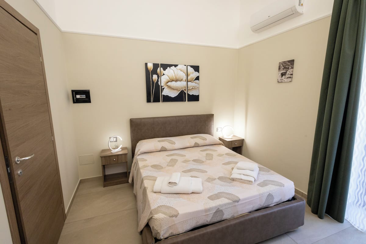 經典客房, 1 間臥室 | 意大利 Frette 床單、高級寢具、迷你吧贈品、房內夾萬