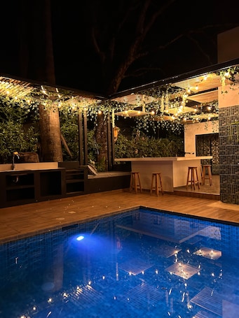 Outdoor pool. Casa vacacional en el Carmen de Apicalá