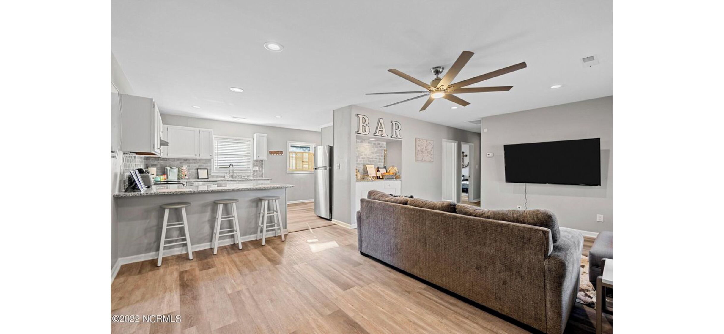 Smart TV, books, computer monitors