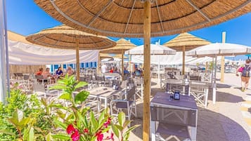 Beach bar