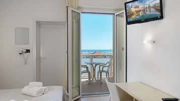 Minibar, coffres-forts dans les chambres, bureau, Wi-Fi gratuit